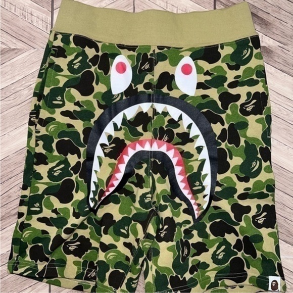 NWT BAPE : Camo Shark Sweat Shorts